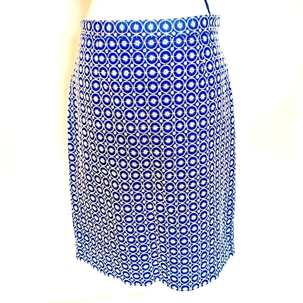 Brooks Brothers 346 White Floral Stitching on Navy Patterned Women's Skirt sz 8